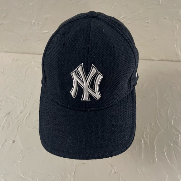 *New Era MLB NY Yankees Men's Dark Blue Hat Sz M/L - Picture 1 of 16